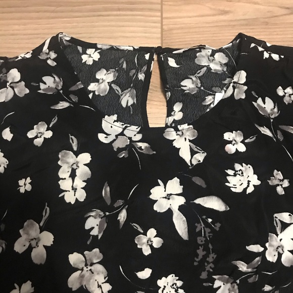 2/$30 Floral blouse - Picture 2 of 5